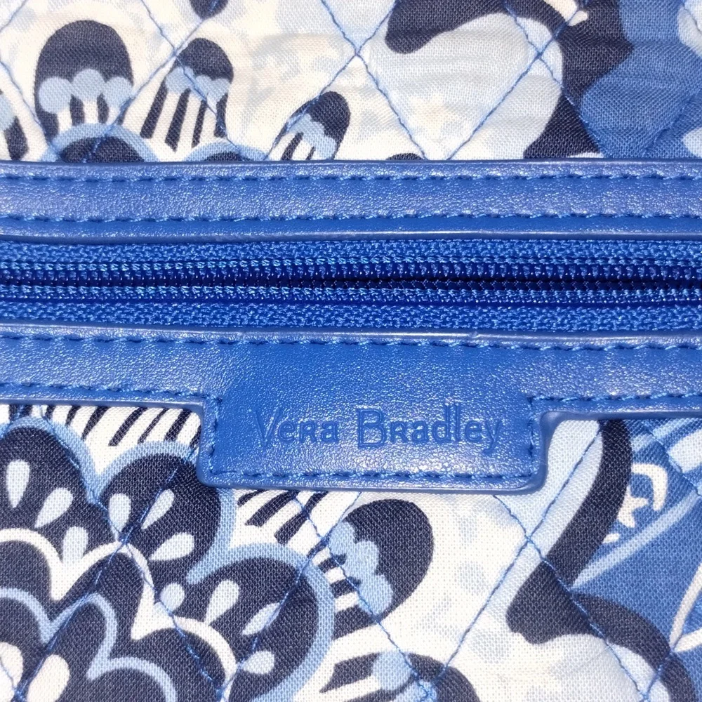 Vera Bradley blue floral cross body bag - Picture 3 of 10